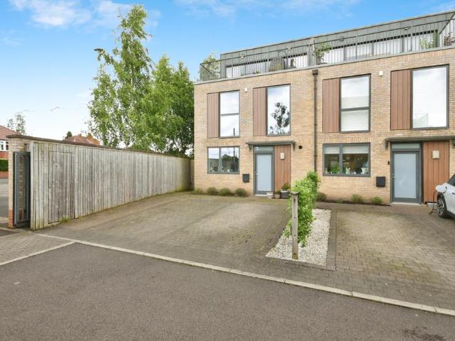 House for sale in Georgia, Greater Manchester