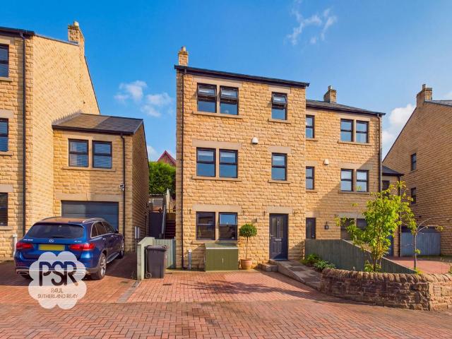 House for sale in Charlesworth, East Midlands
