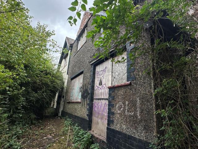 House for sale in Pear Tree Lane - Industrial Estate, Netherton