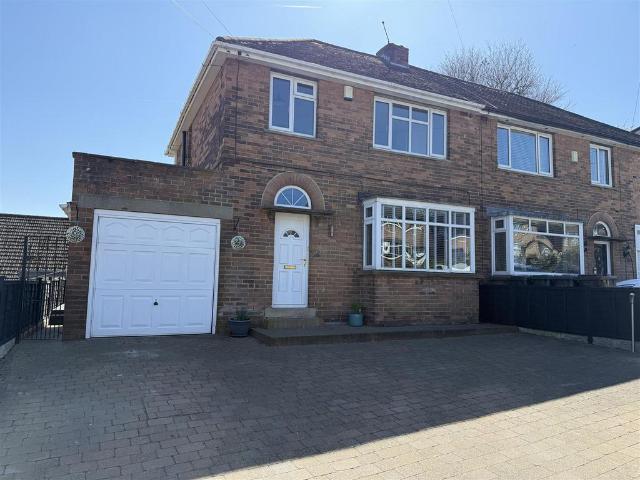 House for sale in Heckmondwike, West Yorkshire