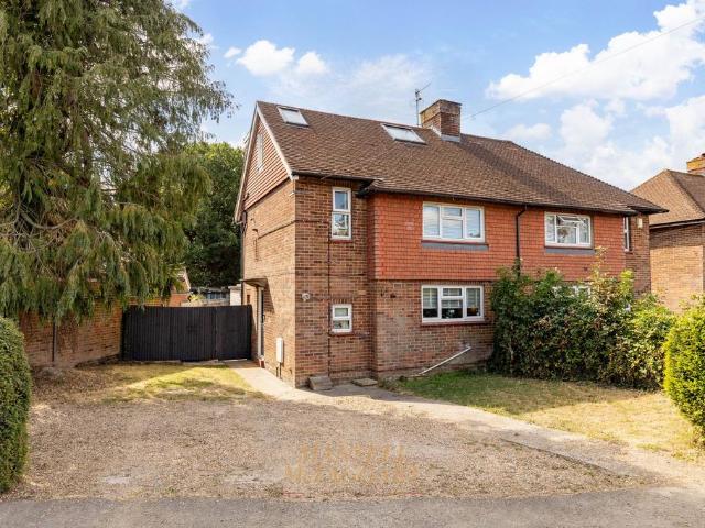 House for sale in Burstow, Hillview