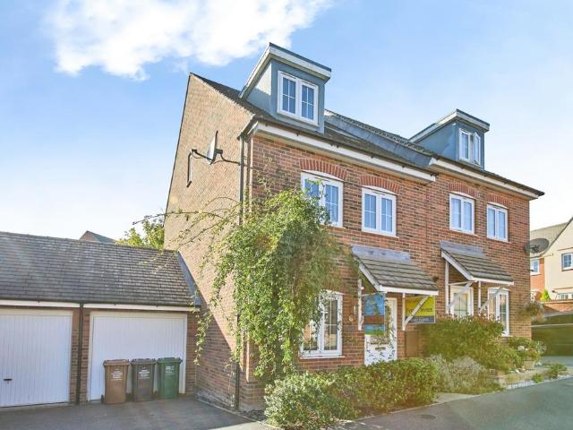House for sale in Coton Park, South Derbyshire