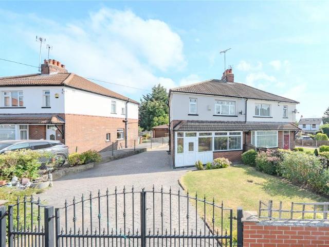 House for sale in Farsley, West Yorkshire
