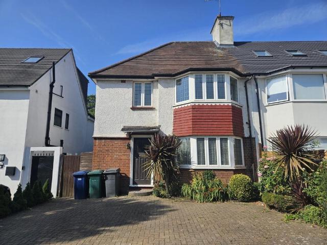 House for sale in The Hale, Mill Hill