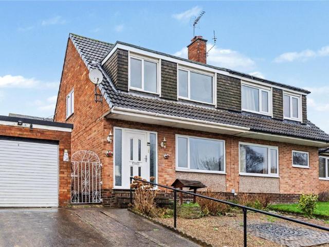 House for sale in Farsley, West Yorkshire