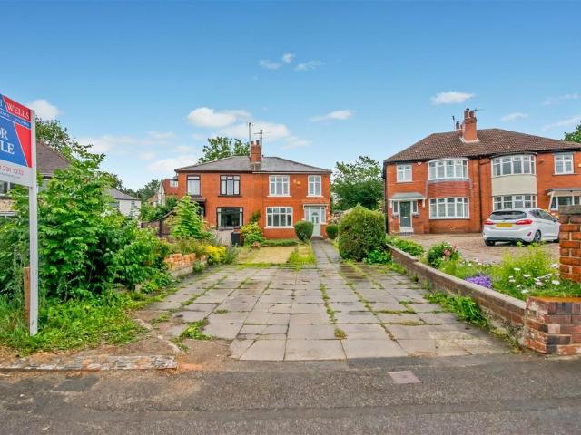 House for sale in Kirkstall, West Yorkshire