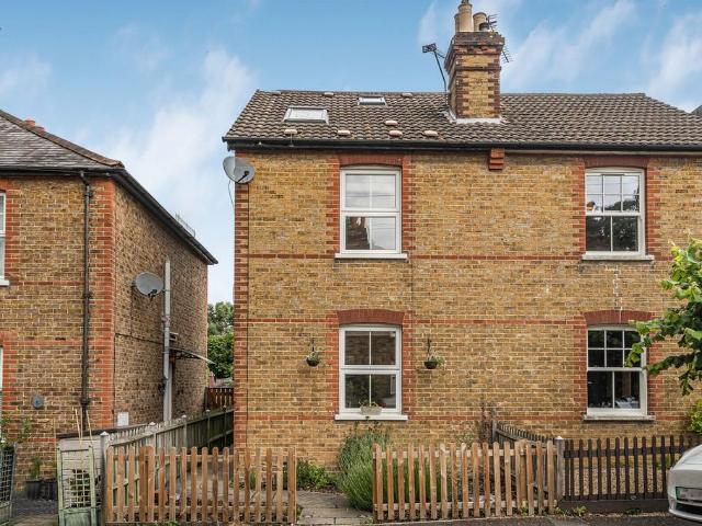 House for sale in Pachesham Park, Surrey