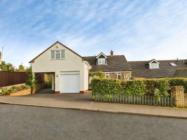 House for sale in Poets Estate, King's Walden