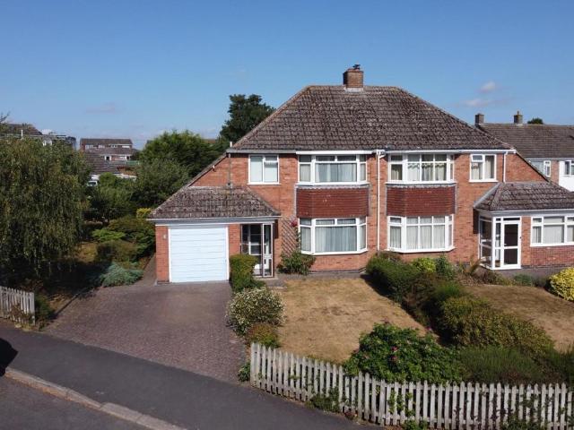 House for sale in Green Close, Warwickshire