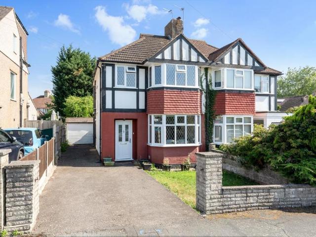 House for sale in The Wells, Surrey