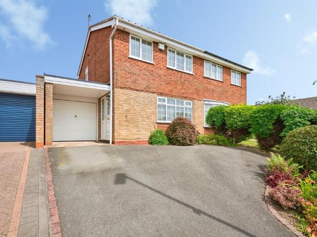 House for sale in Darlaston, West Midlands