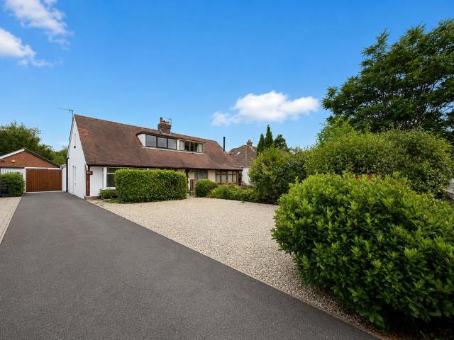 House for sale in Brown Edge, Roby Mill