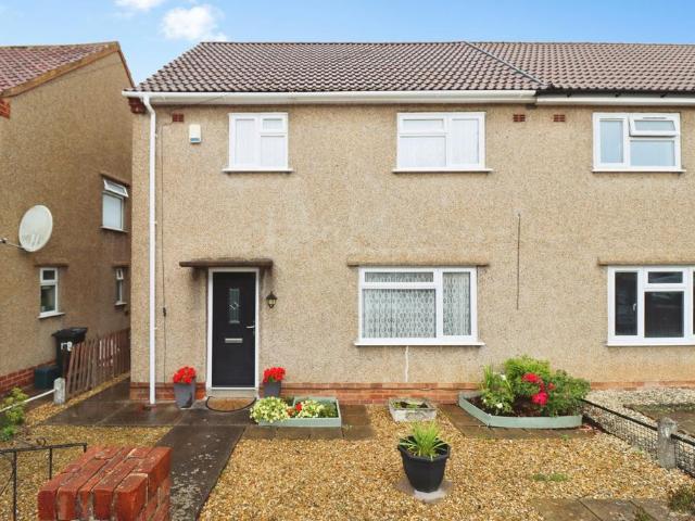 House for sale in Kingswood