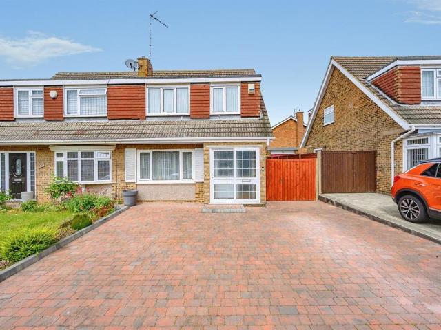 House for sale in Warden Hill, Luton