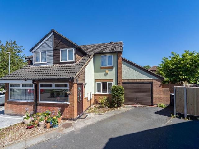 House for sale in Elmfield, Leicestershire