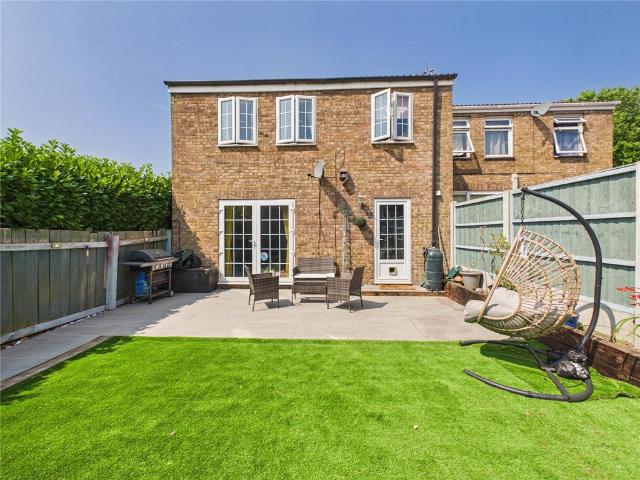 House for sale in Kingswood