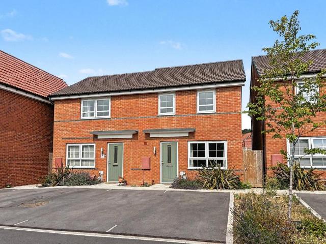 House for sale in Sneedhams Green, Gloucester