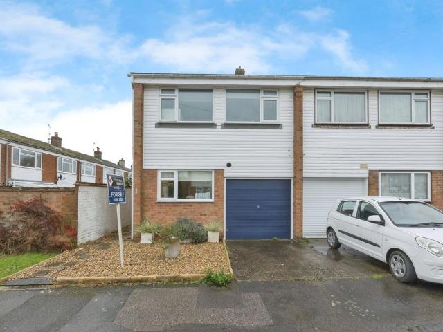 House for sale in Southborough, Sandown Park