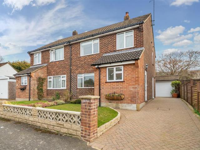 House for sale in The Butts, Kent