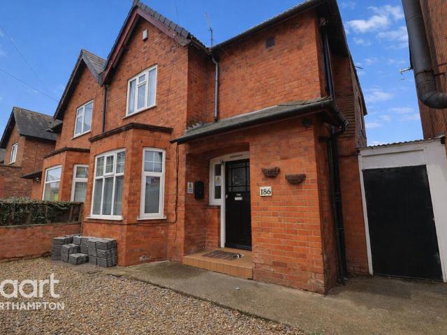 House for sale in Westone, Northampton