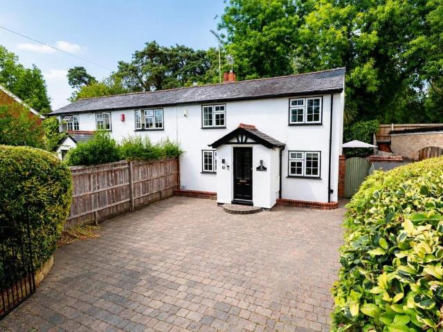 House for sale in Fleet, Hart