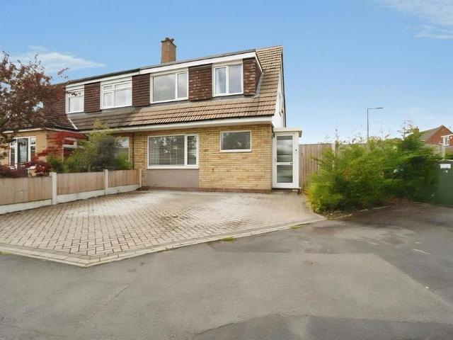 House for sale in Cheadle Hulme, Greater Manchester