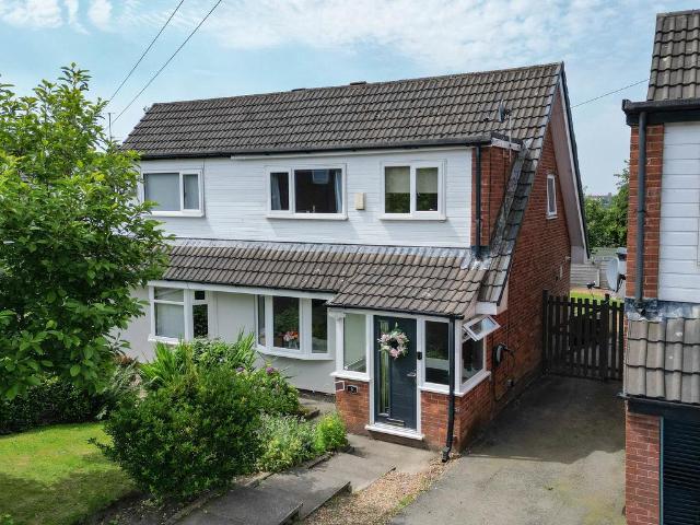 House for sale in Firgrove, Burnedge