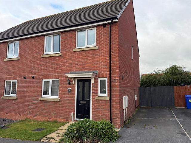 House for sale in East Ayton, North Yorkshire