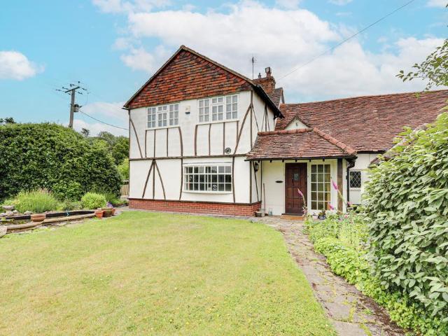 House for sale in Five Acres, Hertfordshire