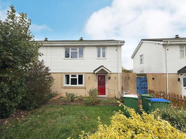 House for sale in Barnes Cray, Greater London