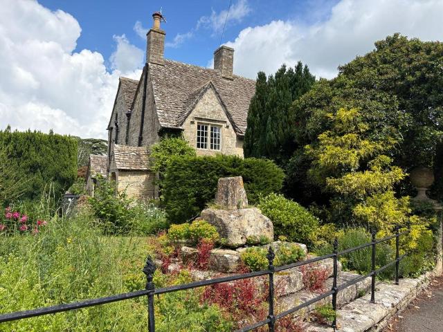 House for sale in Fossebridge, Gloucestershire