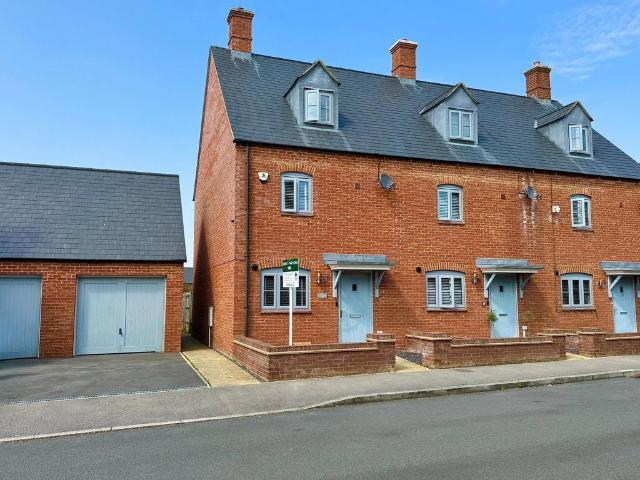 House for sale in Brackley, Northamptonshire