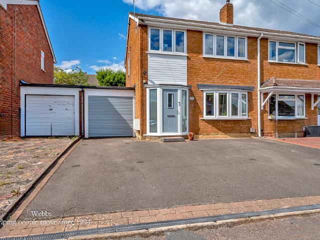 House for sale in Landywood, Great Chatwell