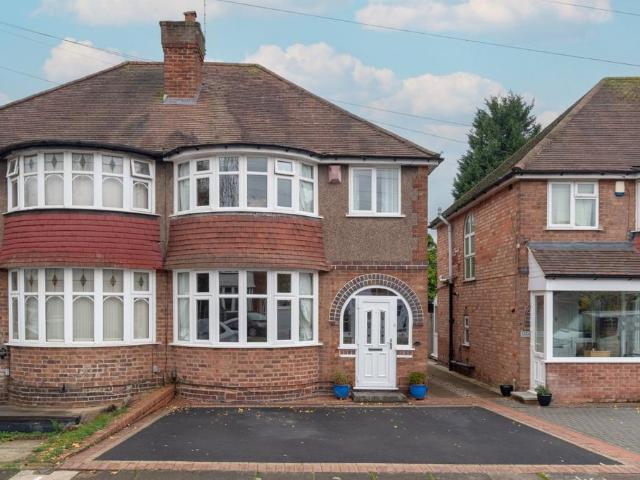 House for sale in Hall Green, West Midlands