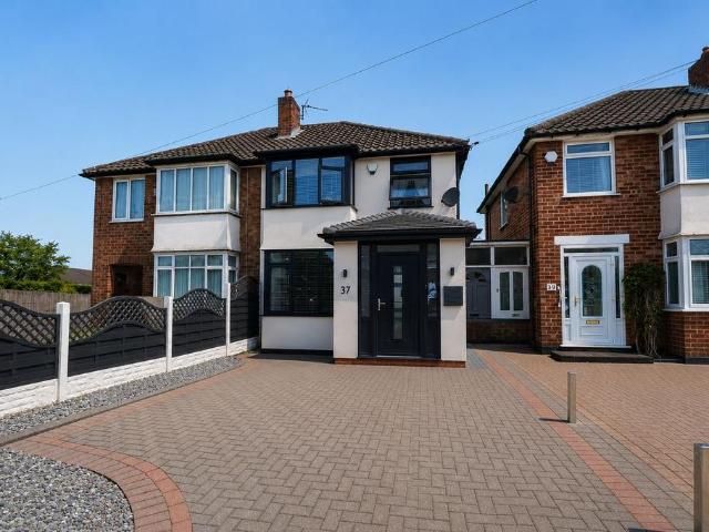 House for sale in Kingshurst, West Midlands