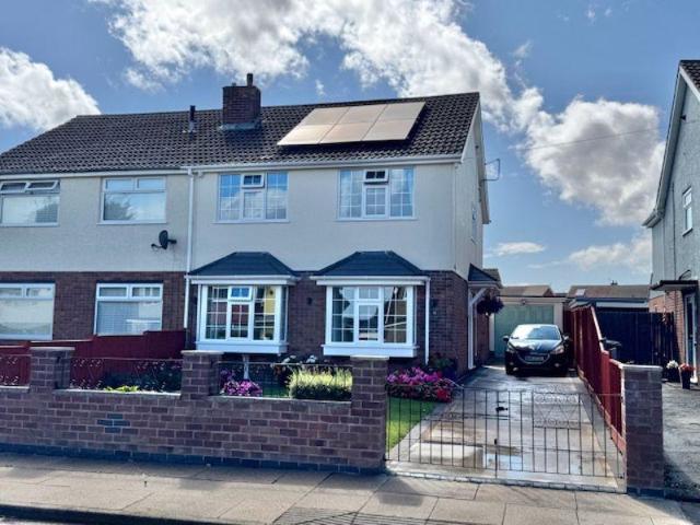 House for sale in The Willows, North East Lincolnshire
