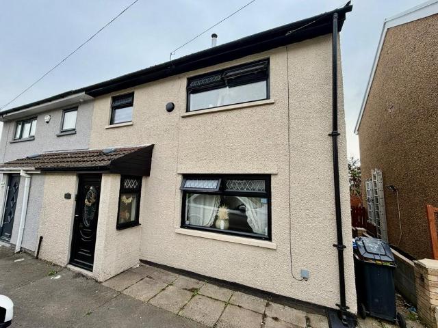 House for sale in Treharris
