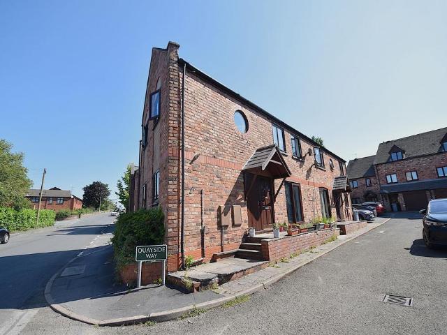 House for sale in Hurdsfield, Macclesfield