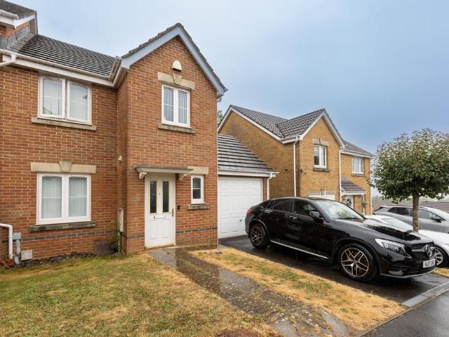 House for sale in Llanharry