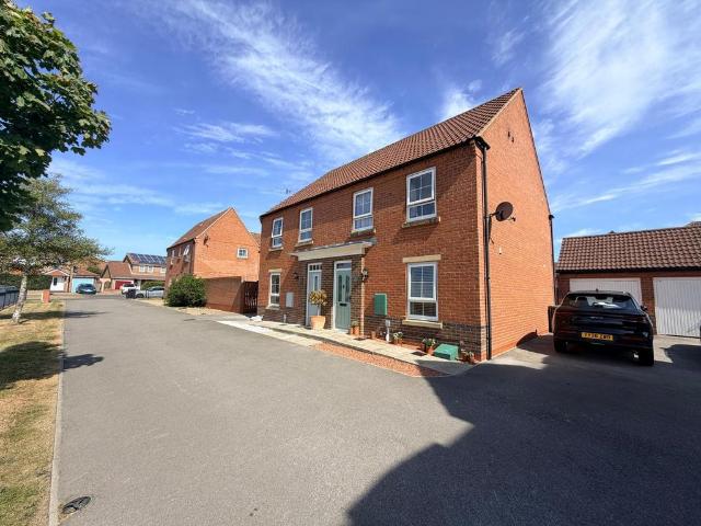House for sale in Cayton