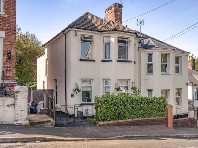 House for sale in Allt-yr-yn, Wales