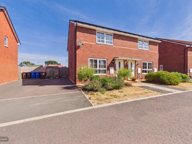 House for sale in Blount's Green, Beamhurst