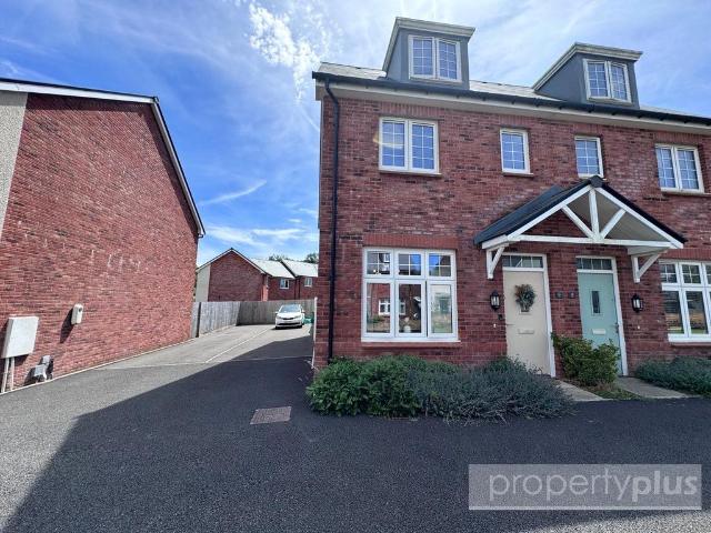 House for sale in Tonyrefail, Coedely