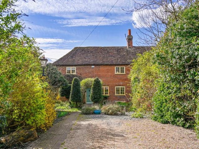 House for sale in Oad Street, Kent