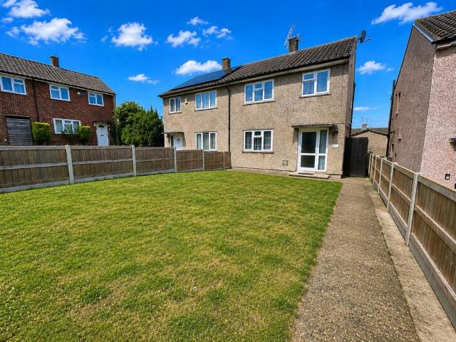 House for sale in Lewsey Farm, Luton