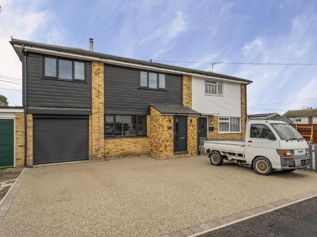 House for sale in Southborough, Sandown Park