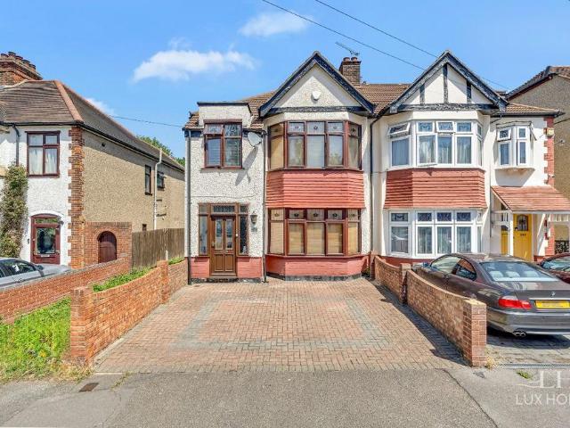 House for sale in Hornchurch, Greater London