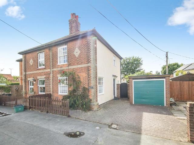 House for sale in Dale Hill, Essex