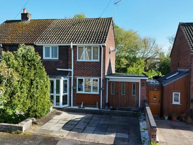 House for sale in Cheadle, Kingsley Moor