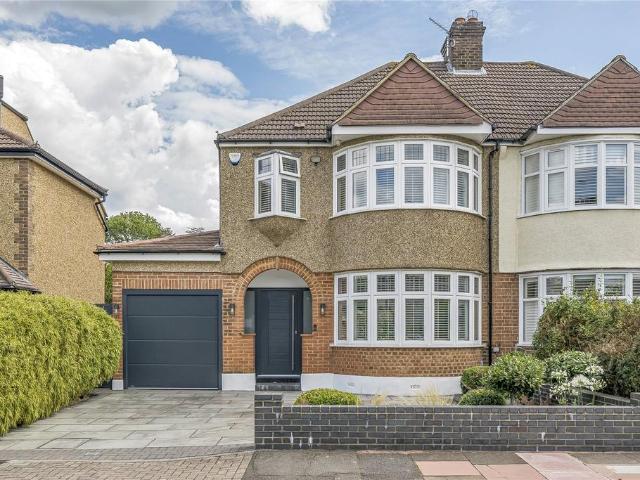 House for sale in West Wickham, Greater London